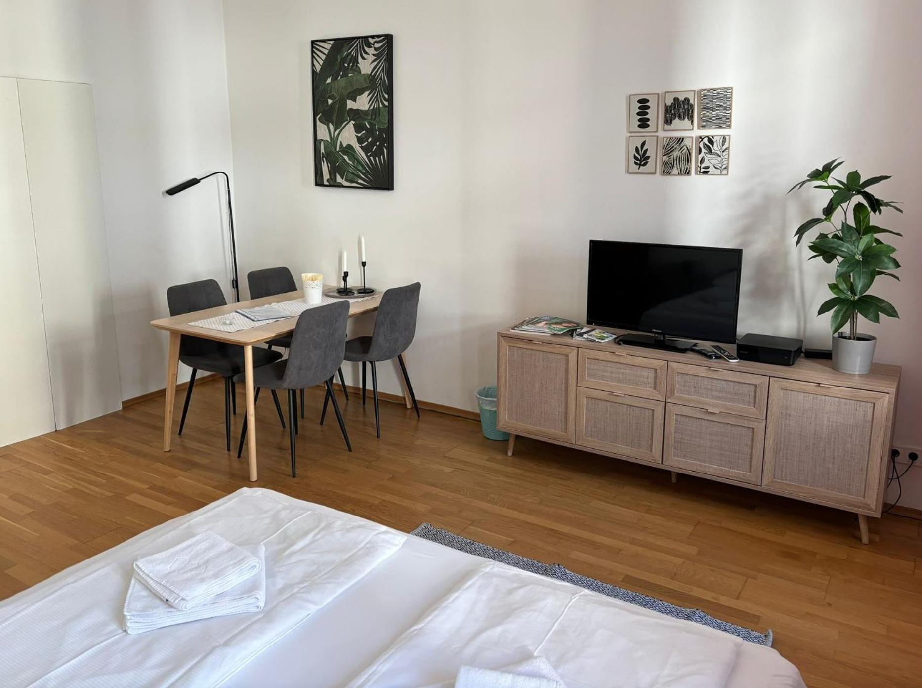 Casa Nostra - Helle Wohnung - Direkt Am Augarten Vienna Exterior photo